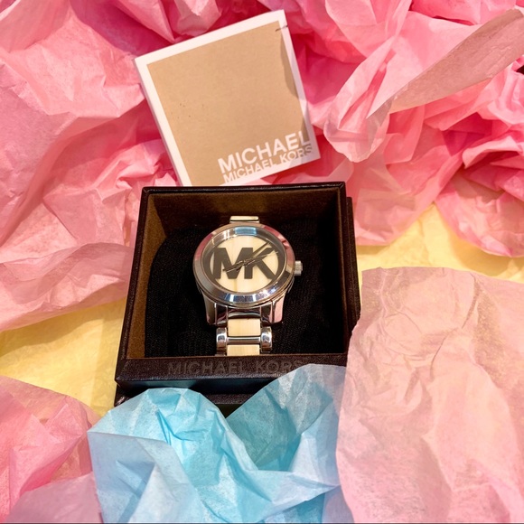Michael Kors Ivory White Watch - Picture 1 of 5